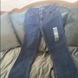New girls mid rise boot cut NOBO jeans size 3.  New, never warn
